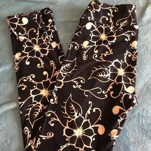 OS LLR Black & ivory leggings